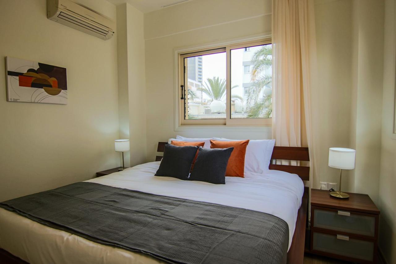 Phaedrus Living City View Luxury Iras Flat 102 Nikosia Eksteriør bilde